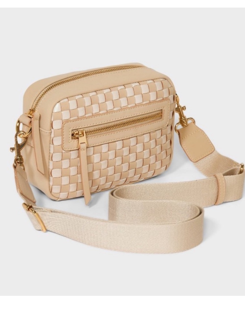 Universal Thread Camera
Crossbody Bag new